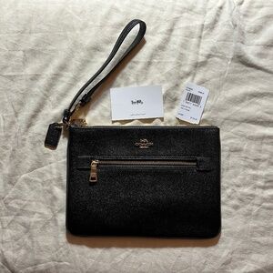 New with tags Coach Black leather Gallery Pouch Clutch